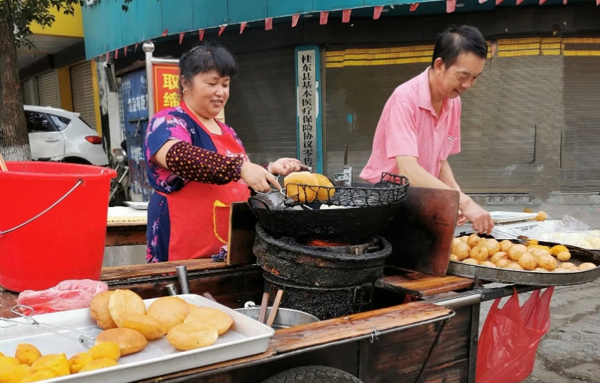 适合女人摆摊卖早餐？这些项目简单易学，轻松赚钱！(图2)